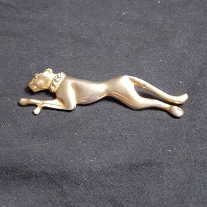 Goldtone Jaguar Brooch Pn3